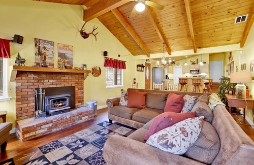 Upper Moonridge House | Lazy Bear Lodge #1235
