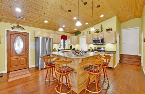 Upper Moonridge House | Lazy Bear Lodge #1235