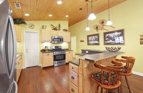Upper Moonridge House | Lazy Bear Lodge #1235