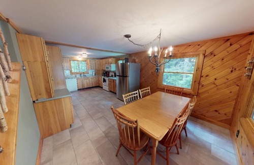 Greenville Cottage | Lazy Cove Cottage (Waterfront on Moosehead Lake!)
