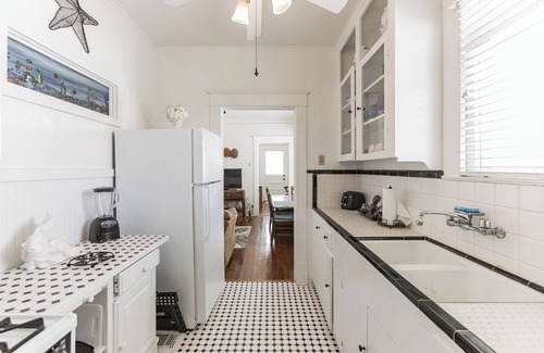 San Jacinto House | Lazy Days Cottage
