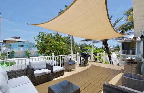 Mid Island House | Lazy Daze By Sun Palace Vacations