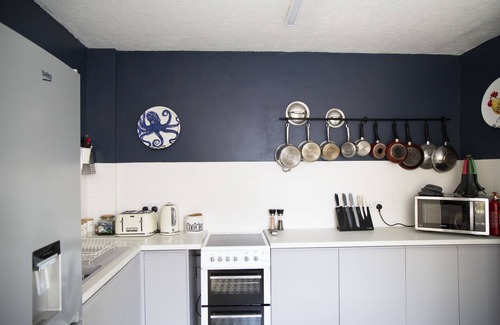Hastings Apartment | Lazy Daze