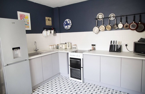 Hastings Apartment | Lazy Daze