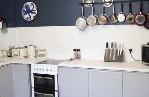 Hastings Apartment | Lazy Daze
