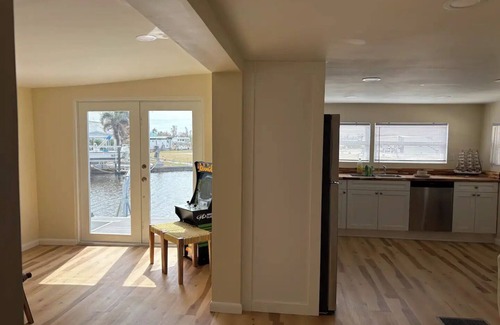 Saint James City House | Lazy Dolphin Retreatnn