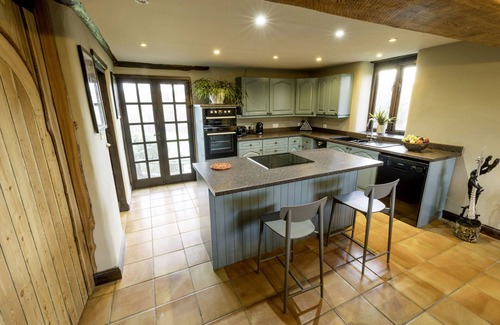 Brazzacott Cottage | LAZY HARE AT JEN'S ORCHARD, pet friendly in St Giles On The Heath