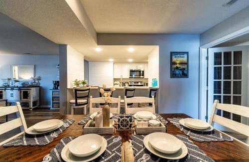 Village of Four Seasons House | Lazy L at the Lake - Chic 3 BDR Condo with Boat Slip