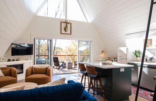 McArthur Cabin | Lazy Lane Cabins- Oak Hollow