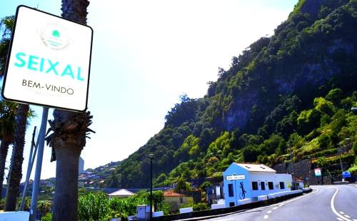 Porto Moniz Apartment | Lazy Lizard by the Ocean