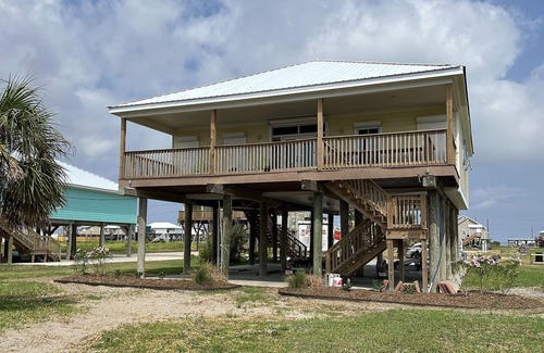 Golden Meadow House | Lazy Moose - Island Realty Bayview