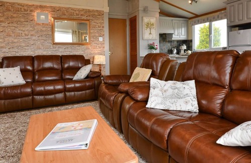 Garn Fadryn Ski Chalet | Lazy Nook in the beautiful Dinas
