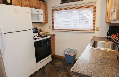 Estes Park Cabin | Lazy R Cottages: 8 2 Bedroom Cabin