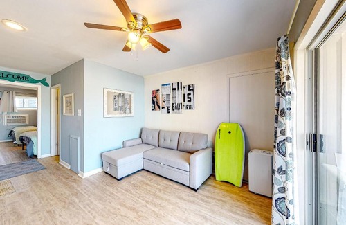 Midtown Ocean City Hotel | Lazy Whale 32
