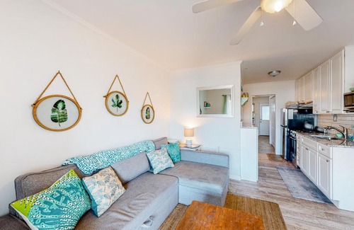 Midtown Ocean City Hotel | Lazy Whale 33
