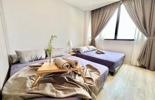 Tropicana Apartment | LB Cozy Home 1-10Pax 3Room Tropicana 4QBeds BalconyTV