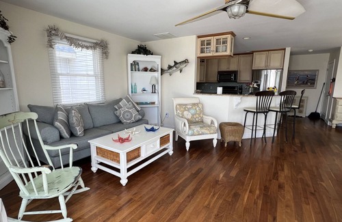 Ship Bottom House | LBI Bayfront Beauty Brand New Hot Tub! Boat Slip Included! Two blocks to Beach!