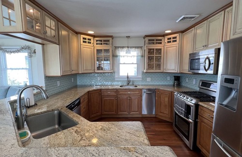 Ship Bottom House | LBI Bayfront Beauty Brand New Hot Tub! Boat Slip Included! Two blocks to Beach!