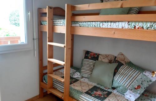 Bagneres-de-Luchon Apartment | Le 102, T3 pour 5 personnes, vue montagne, classé 2 étoiles NF, parking, piscine en été