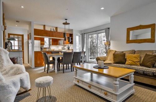 Mont-Tremblant House | Le 1731 Tremblant king size bed/Piscine/Golf