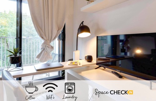 Griffintown Condo | ☼ Le Amati ～ Pool, Terrace & Gym | Office + WiFi ☼