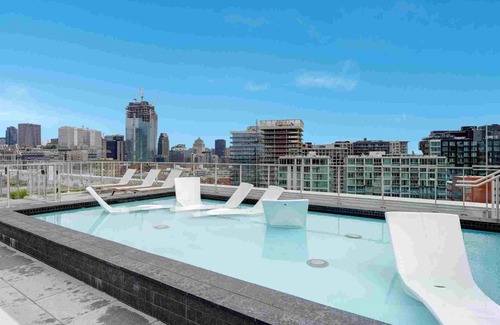 Griffintown Condo | ☼ Le Amati ～ Pool, Terrace & Gym | Office + WiFi ☼