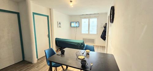 Saint-Meloir-des-Ondes Apartment | Le Babord T2 étoilé