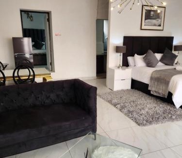 Kosmos House | Le Bamboo Guest House And Boat Cruise