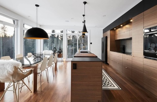 Saint-Jean-de-Matha House | Le Bauhaus I Heated pool I SPA I Sauna I Wood fireplac