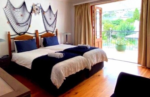 Gordons Bay Central House | Le Bay Lodge
