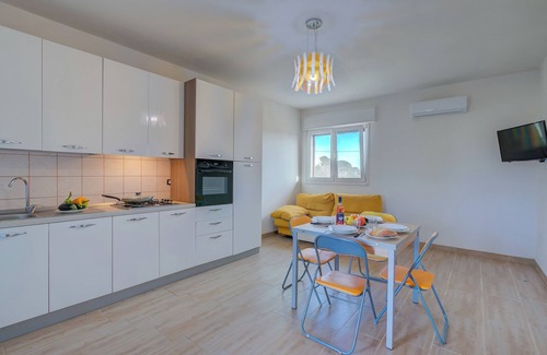 Manduria Apartment | Le Bianche Apt 2 with Garden near The Sea