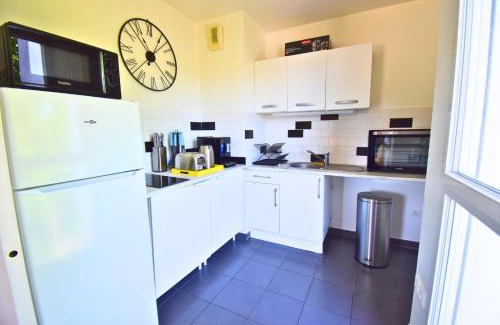 Aubervilliers Apartment | Le Bicolore Parisien