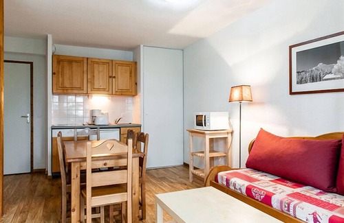 Besse-et-Saint-Anastaise Apartment | Le Bois de la Reine Residence * - Studio 4/6 people with terrace