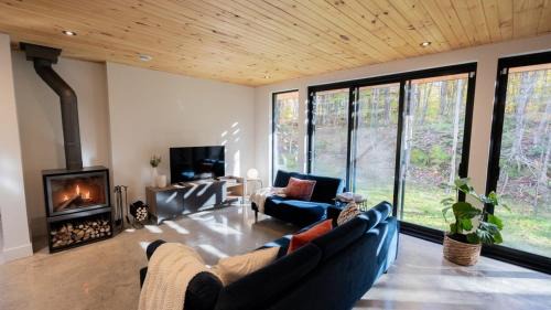 Eastman Ski Chalet | Le Bois Debout - Lake & Trails