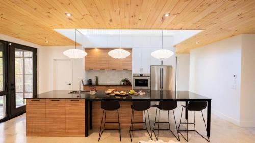 Eastman Ski Chalet | Le Bois Debout - Lake & Trails