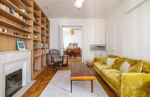 Prado - Republique Apartment | LE BOURGEOIS avec balcon, somptueux et lumineux, idéalement situé