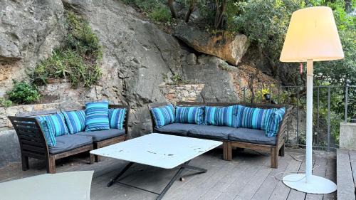 Toulon Bed & Breakfast | Le cabanon du Faron une chambre d hote dans un jardin