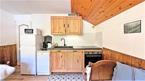 Puy-Saint-Vincent Apartment | Le Chalet - CHALEUREUX APPARTEMENT AU PIED DES PISTES - 4/6 PERS MAE-9104