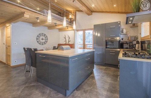 Flumet Ski Chalet | *Le Chalet J* summer 8 travellers/winter 6 travellers