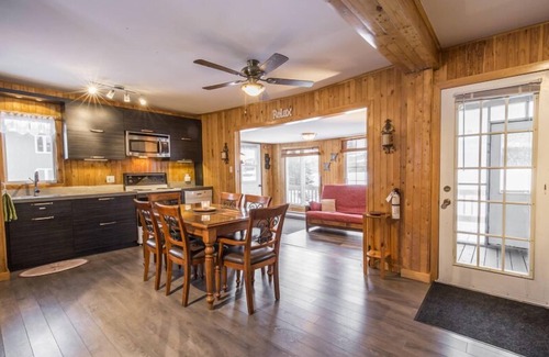 Saint-Tite-des-Caps Cottage | Le Chalet Relax du Lac St-Tite