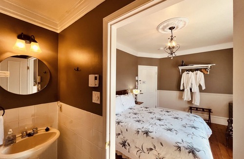 Magog Hotel | Le Chateau du Lac