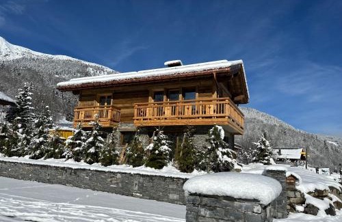 Le Raffort Ski Chalet | Le Cheval Blanc et Le Loup Blanc, jacuzzi, hammam, skis aux pieds
