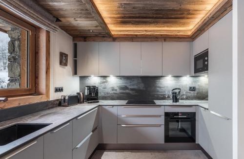 Le Raffort Ski Chalet | Le Cheval Blanc et Le Loup Blanc, jacuzzi, hammam, skis aux pieds