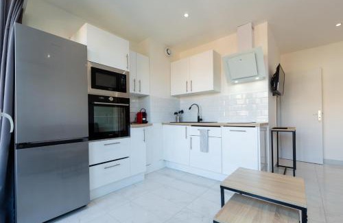 Cannes Apartment | Le Cirodde one bedroom apt completely renovated behind the Martinez hotel