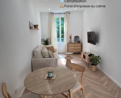 La Celle-sous-Gouzon Apartment | Le Cloître du Palais - Studio