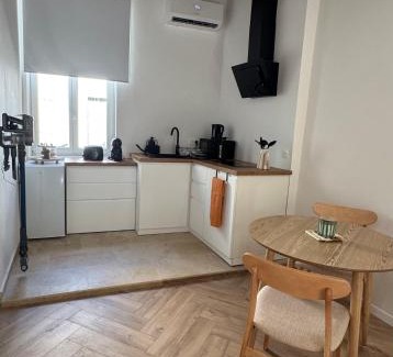 La Celle-sous-Gouzon Apartment | Le Cloître du Palais - Studio