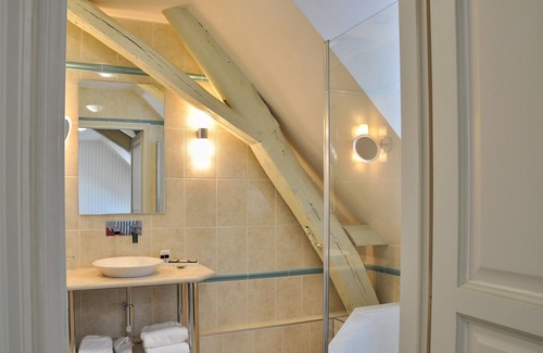 Moulins Hotel | Le Clos De Bourgogne