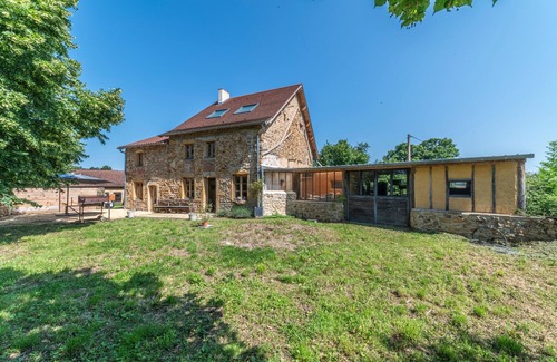 Saint-Christophe-en-Brionnais House | Le Clos de Pleinecey - Maison en pierre en campagne