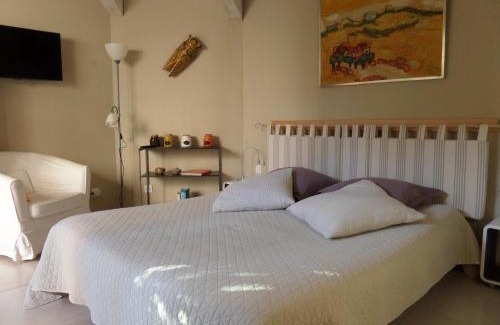 Eyragues Apartment | Le Clos Martin