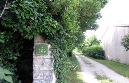 Eyragues Apartment | Le Clos Martin